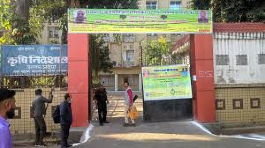 सहकारी समितियों और दुकानों पर छापा